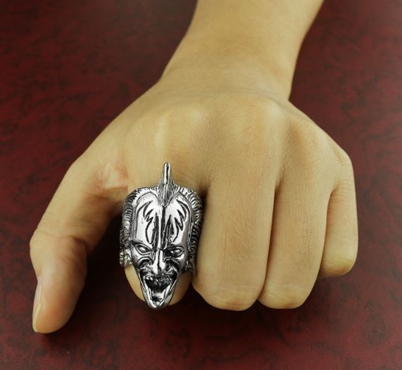 Devil stainless steel hand claw ring