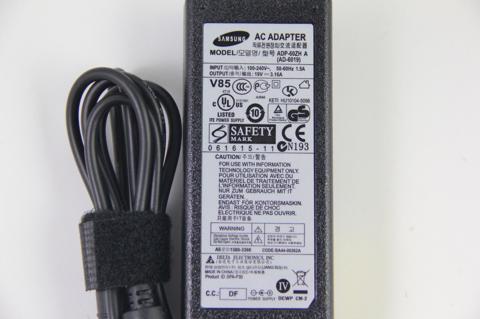 Genuine 60W AC Adapter For Samsung SPA-830e RV510 Q430 R480 AD-6019R BA44-00242A